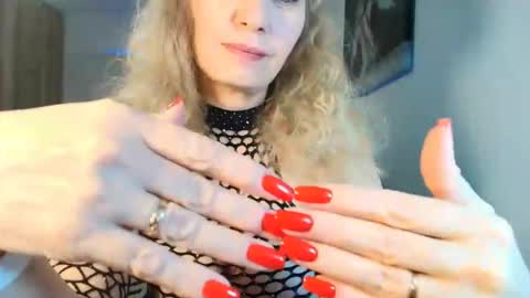 maria_anna_mmm online show from 04-25-26, 07:55