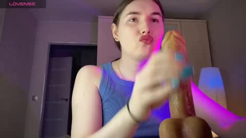 Snapshot of maria_bowie chatting on 05-21-26, 06:09 Maria online show from 05-21-26, 06:09