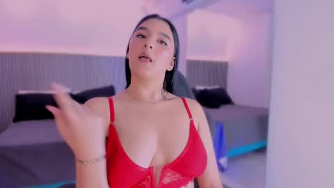 Snapshot of maria_flowers chatting on 09-20-25, 08:21  MARIA  online show from 09-20-25, 08:21