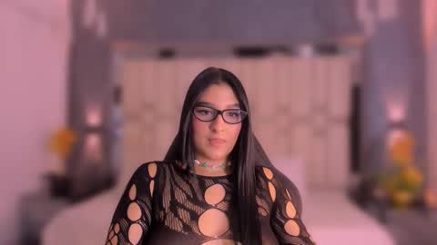 Snapshot of maria_flowers chatting on 10-11-25, 08:07  MARIA  online show from 10-11-25, 08:07