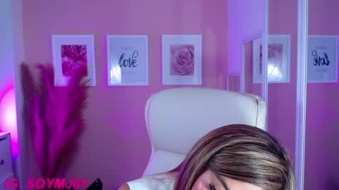 Snapshot of maria_jones chatting on 12-20-24, 04:36  Instagram soymj01 online show from 12-20-24, 04:36