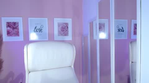 Snapshot of maria_jones chatting on 12-28-24, 02:21  Instagram soymj01 online show from 12-28-24, 02:21