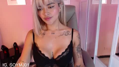 Snapshot of maria_jones chatting on 09-17-25, 01:46  Instagram soymj01 online show from 09-17-25, 01:46