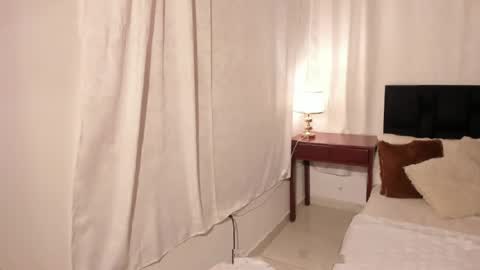 V A N E S S A  online show from 04-26-26, 05:49