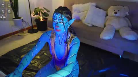 Snapshot of maria_petit chatting on 10-31-25, 10:33 M. online show from 10-31-25, 10:33