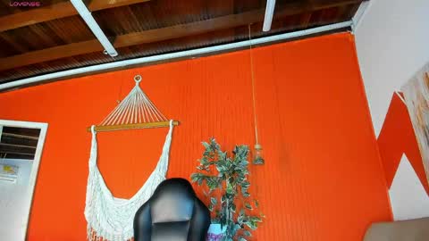 maria_turner1 online show from 05-12-26, 09:17