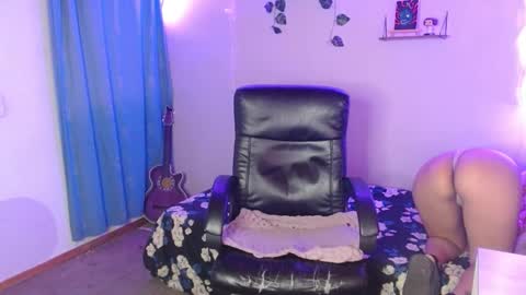Snapshot of mariaajuana_ chatting on 02-24-25, 02:08 mariaajuana_ online show from 02-24-25, 02:08