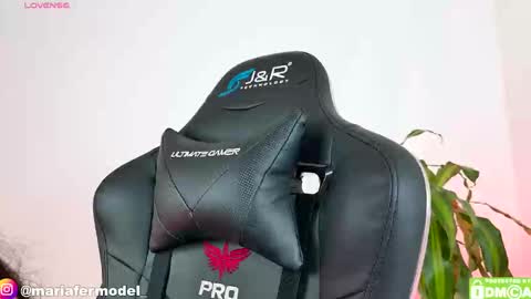 Snapshot of mariafer05 chatting on 11-04-25, 06:18 Maria Fer online show from 11-04-25, 06:18