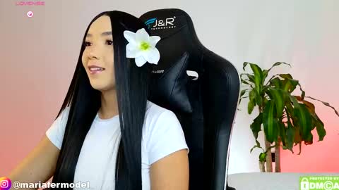 Snapshot of mariafer05 chatting on 11-23-25, 03:23 Maria Fer online show from 11-23-25, 03:23