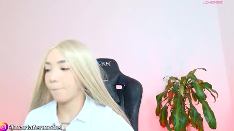 Snapshot of mariafer05 chatting on 02-15-26, 03:09 Maria Fer online show from 02-15-26, 03:09