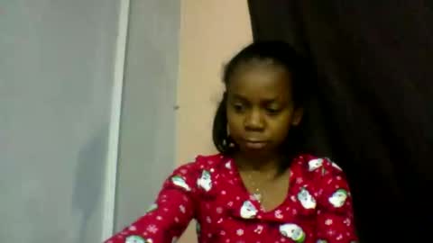 Snapshot of mariah642217 chatting on 05-11-26, 12:00 mariah642217 online show from 05-11-26, 12:00