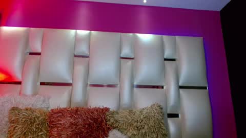Snapshot of mariahmendezz chatting on 09-10-25, 02:44 online show from 09-10-25, 02:44