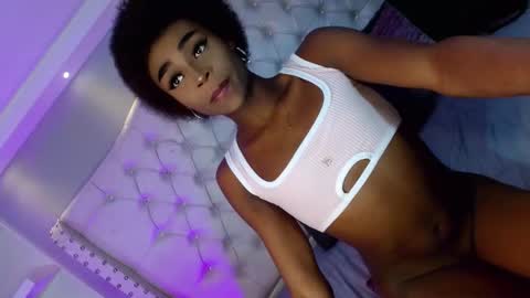 Snapshot of mariahmendezz chatting on 09-19-25, 03:08 online show from 09-19-25, 03:08