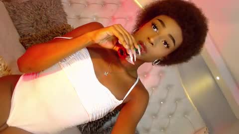 Snapshot of mariahmendezz chatting on 10-12-25, 03:49 online show from 10-12-25, 03:49