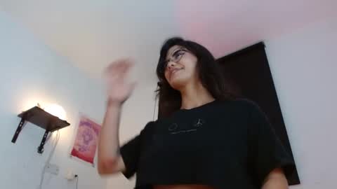 Snapshot of mariamcalad chatting on 01-26-25, 02:45 Mariam Calad online show from 01-26-25, 02:45