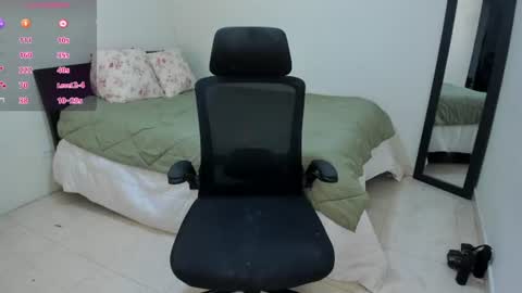   Mariam Castiblanco online show from 06-12-26, 06:07