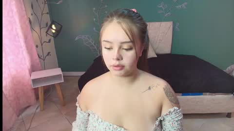 M A R I A N A online show from 03-10-25, 07:40