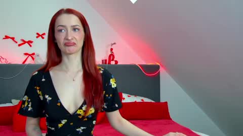 Snapshot of mariamenson chatting on 05-19-26, 06:20 MariaMenson online show from 05-19-26, 06:20