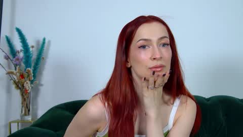 Snapshot of mariamenson chatting on 05-28-26, 06:49 MariaMenson online show from 05-28-26, 06:49