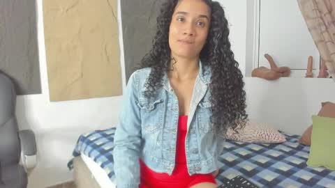 Snapshot of marian_rios chatting on 05-21-26, 10:55 Marian online show from 05-21-26, 10:55