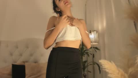 Snapshot of marian_skinny chatting on 12-15-25, 03:22 Marian online show from 12-15-25, 03:22