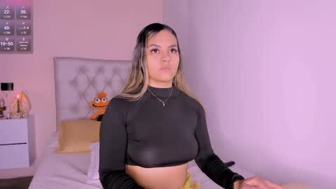 Snapshot of mariana__roe chatting on 03-02-25, 12:11 Mariana Roe online show from 03-02-25, 12:11