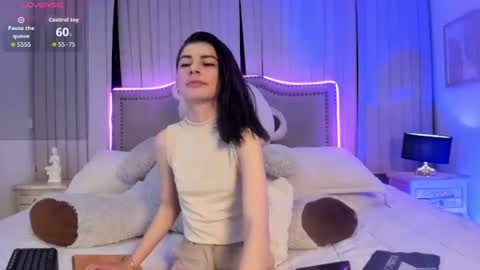 Snapshot of mariana__thompson chatting on 06-27-26, 02:49 mariana__thompson online show from 06-27-26, 02:49