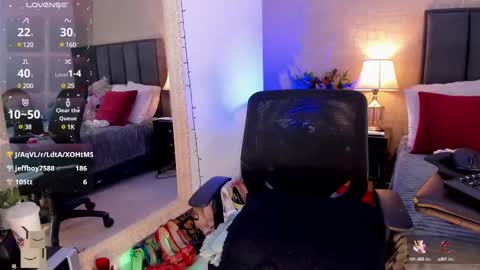 Snapshot of mariana_c chatting on 02-22-25, 05:35 Mar y online show from 02-22-25, 05:35