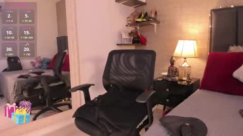 Snapshot of mariana_c chatting on 09-11-25, 02:28 Mar y online show from 09-11-25, 02:28