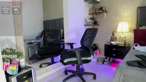 Snapshot of mariana_c chatting on 09-17-25, 03:03 Mar y online show from 09-17-25, 03:03