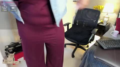 Snapshot of mariana_c chatting on 09-26-25, 03:05 Mar y online show from 09-26-25, 03:05