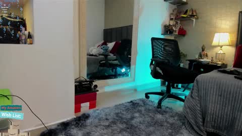 Snapshot of mariana_c chatting on 11-13-25, 02:27 Mar y online show from 11-13-25, 02:27