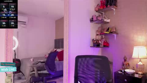 Snapshot of mariana_c chatting on 11-21-25, 03:22 Mar y online show from 11-21-25, 03:22