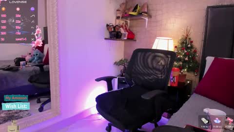 Snapshot of mariana_c chatting on 12-02-25, 03:07 Mar y online show from 12-02-25, 03:07