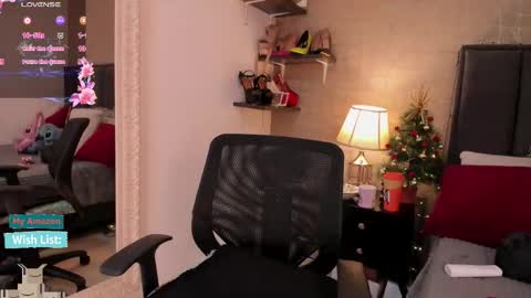 Snapshot of mariana_c chatting on 12-04-25, 03:21 Mar y online show from 12-04-25, 03:21