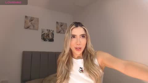 Snapshot of mariana_es chatting on 05-09-26, 11:43 Mariana online show from 05-09-26, 11:43