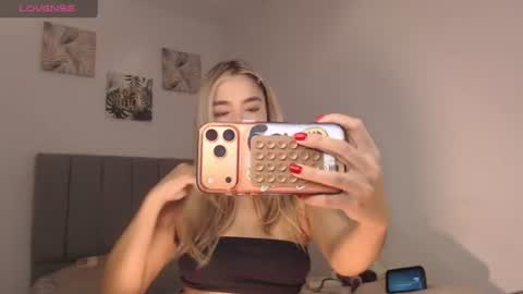 Snapshot of mariana_es chatting on 06-12-26, 09:46 Mariana online show from 06-12-26, 09:46