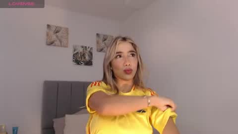 Snapshot of mariana_es chatting on 06-17-26, 07:37 Mariana online show from 06-17-26, 07:37