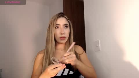 Mariana online show from 08-04-26, 02:48
