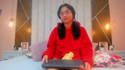 Mariana  online show from 11-10-25, 02:05