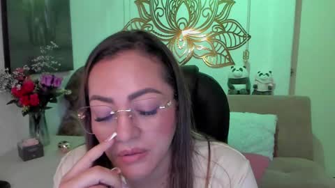 Mariana Lopez online show from 02-11-25, 06:08