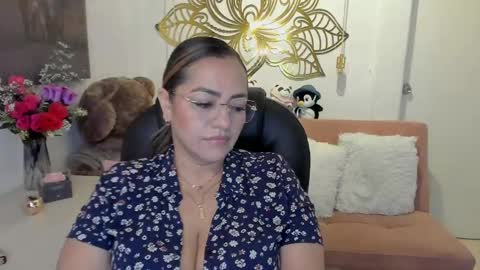Mariana Lopez online show from 02-18-25, 03:31