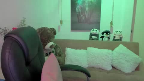 Mariana Lopez online show from 02-25-25, 03:20