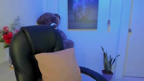 Mariana Lopez online show from 03-02-25, 04:07