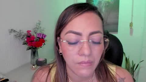 Mariana Lopez online show from 03-04-25, 03:44