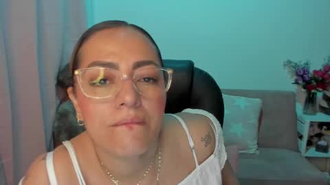 Mariana Lopez online show from 03-12-25, 06:40