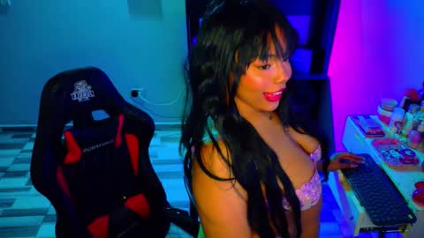 Mariana Prada online show from 11-03-25, 05:09