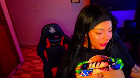 Mariana Prada online show from 11-04-25, 05:06