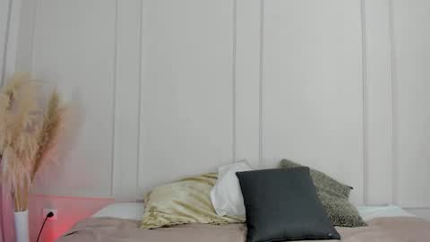 Maria Pettit online show from 04-15-26, 08:43