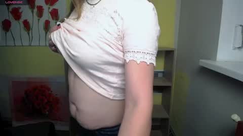 Snapshot of mariatess_ chatting on 12-14-24, 01:27 Mariia online show from 12-14-24, 01:27